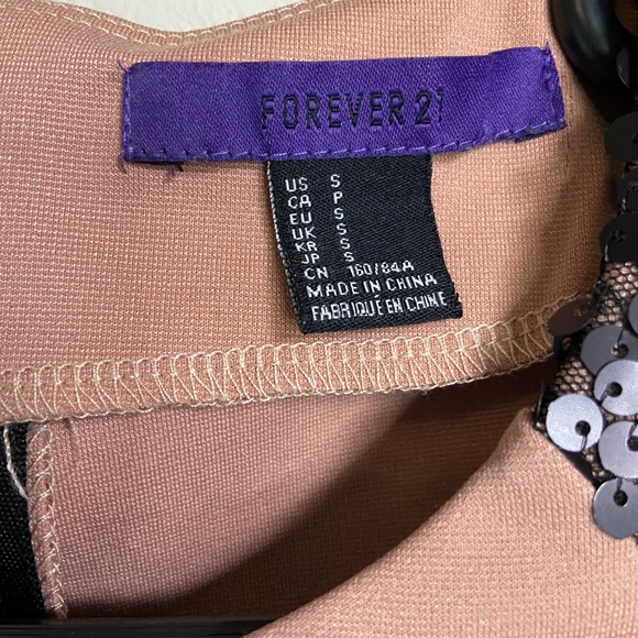 NUDE PINK DRESS. SEQUIN SHOULDERS 🖤🌸 - Picture 4 of 4